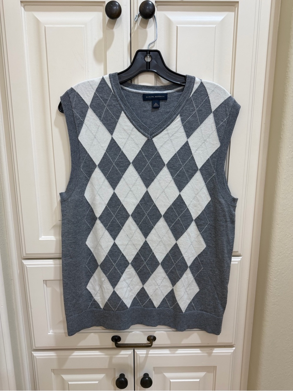 Banana Republic Gray and White Argyle V-Neck Sweater Vest